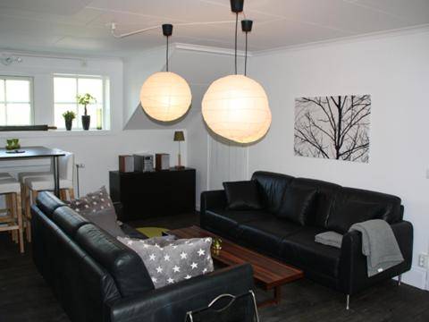 House with garden, BBQ & terrace | Pets are welcome — photo 3