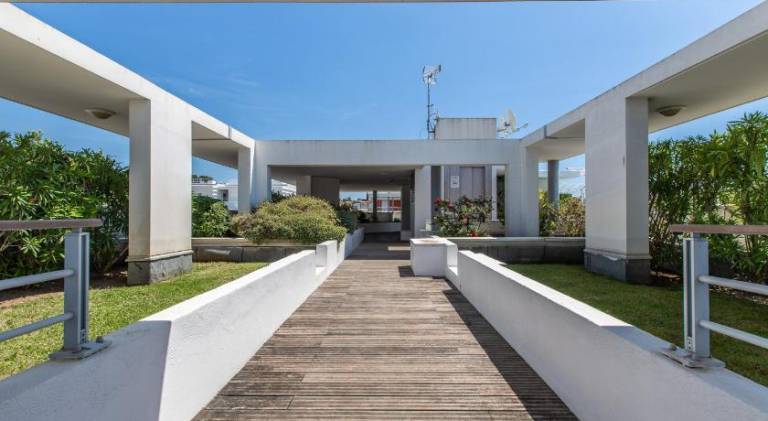 Nice serviced apartment with pool & terrace | Pets allowed — photo 4