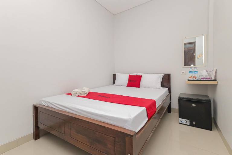RedDoorz Gedangan Sidoarjo
