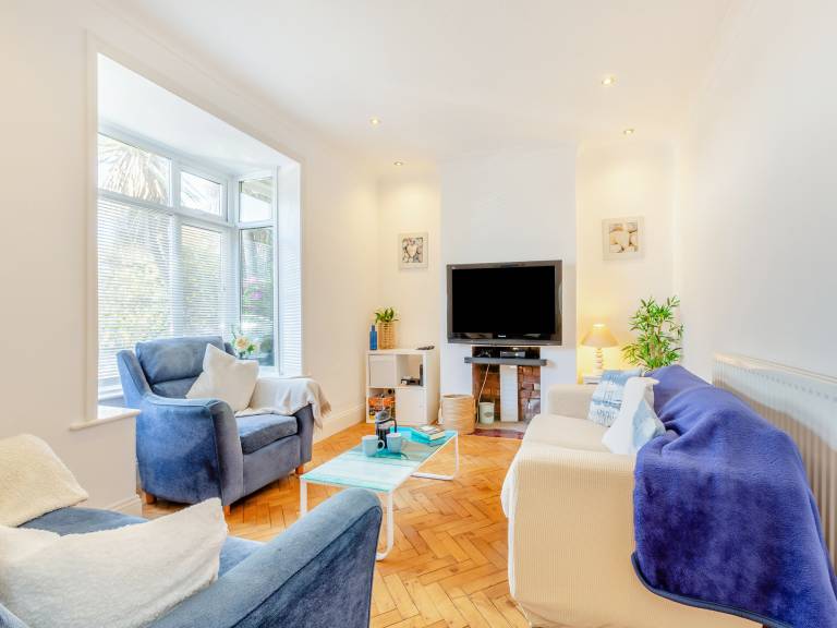 Children-friendly nice cottage with garden | Close to the beach | Pets allowed in Paignton