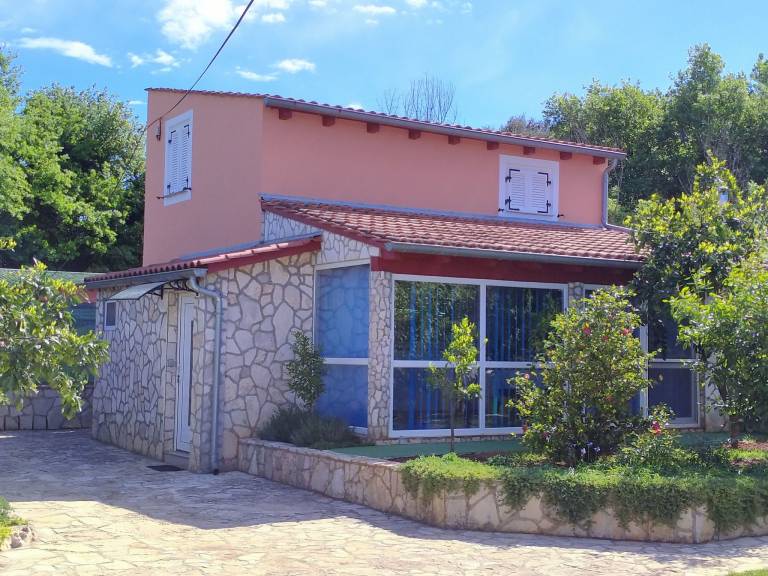 House with terrace, BBQ & yard | Nature view in Medulin