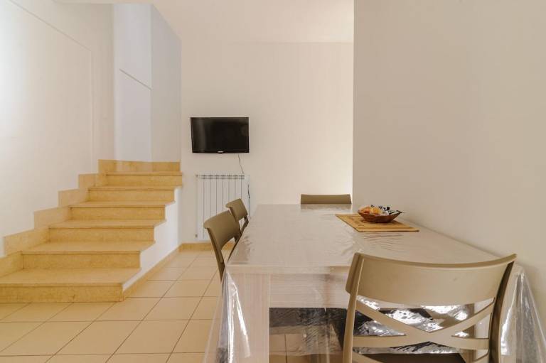House with 2 rooms for 5 persons — photo 4