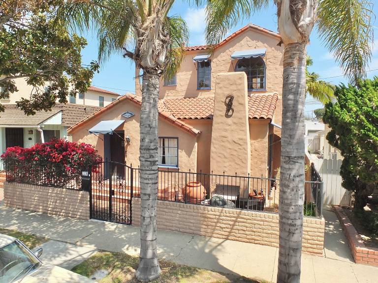 House  Seal Beach