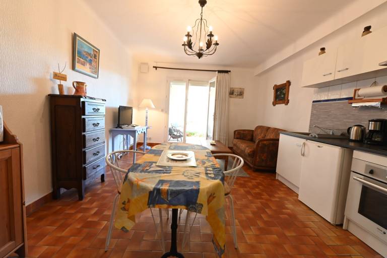 Apartment with garden & grill | Beach view | Close to the beach | Pet-friendly — photo 4