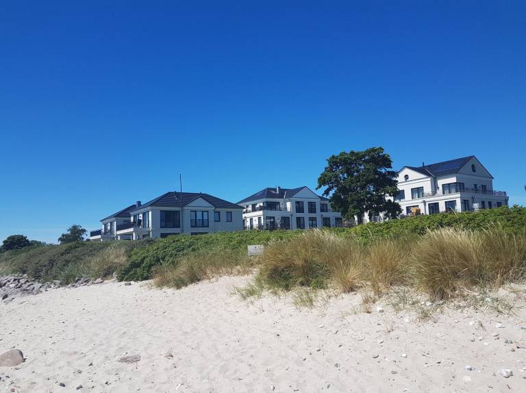 Nur 40 m zur Ostsee – stilvolle Ferienwohnung am Fehmarnsund mit Terrasse — photo 2