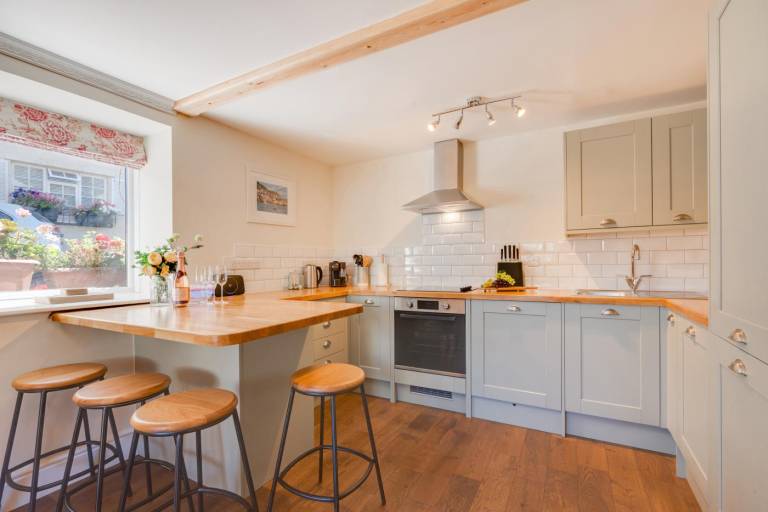Cottage with 2 rooms for 4 persons — photo 3