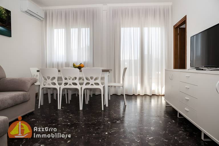 Apartment with patio | City view — photo 3