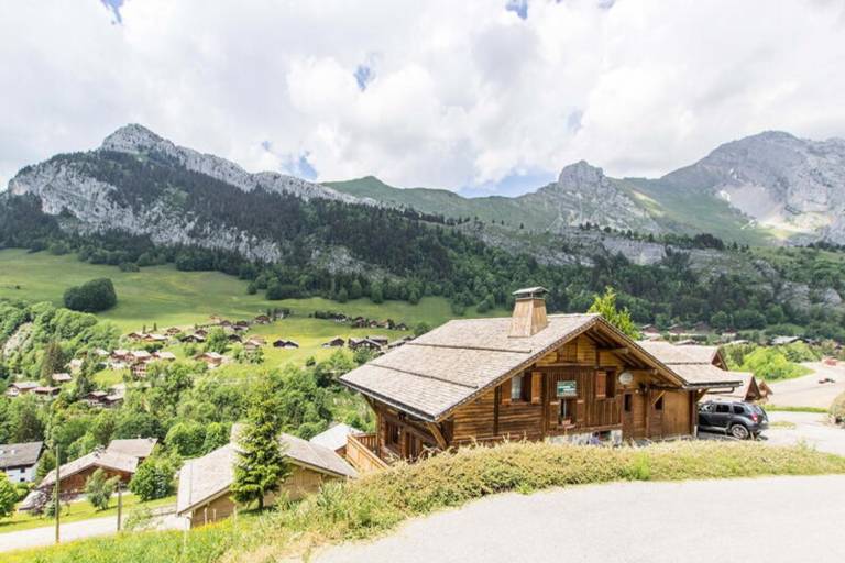 Apartment with terrace | Next to the ski | Pets allowed in Le Grand-Bornand