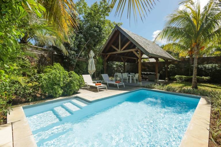 Villa Black River