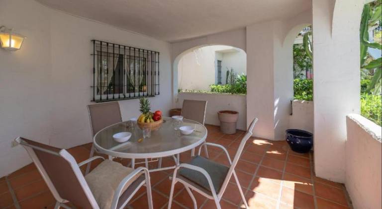 Apartment with garden, terrace & pool — photo 5
