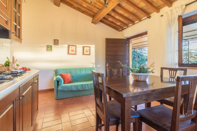 Il Poderaccio Agri-relais: San Lorenzo: Accogliente bilocale con terrazza vista lago di Bolsena — photo 4