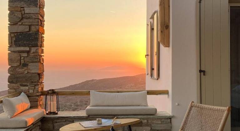Fully equipped villa with patio, yard & jacuzzi | Good for workation | Pets allowed in Tinos