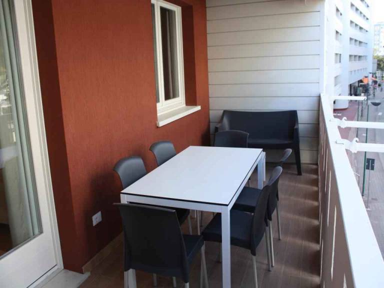 Rental apartment with yard — photo 3