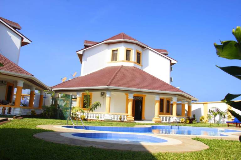 Villa  Diani Beach