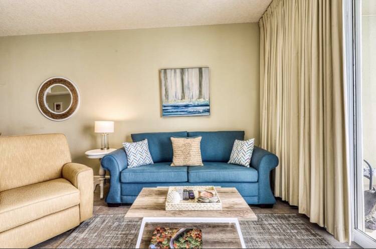 Condo with barbeque, jacuzzi & pool | Water view — photo 5