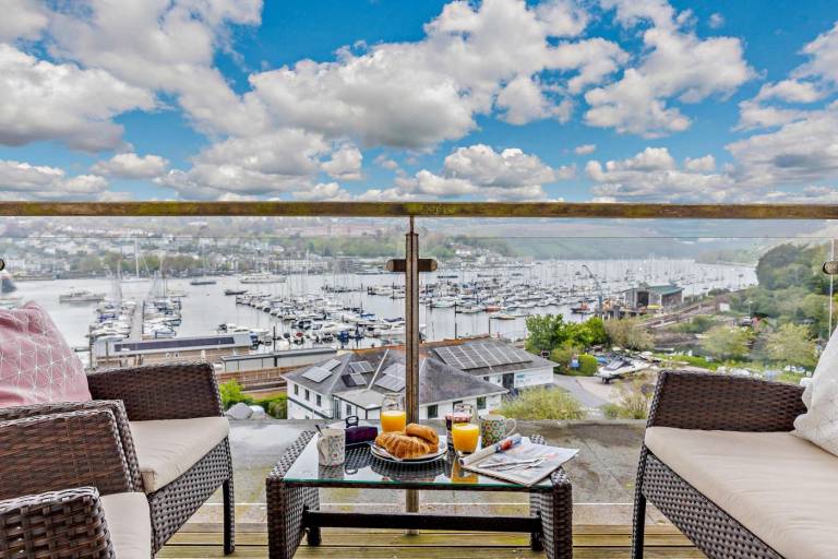 Cottage with garden | Water view in Dartmouth