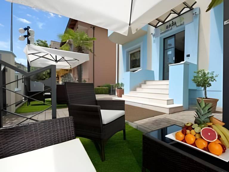 Wonderful serviced apartment with terrace & yard | Beach nearby | Pets allowed — photo 5