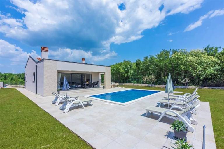 Charming Villa Brgod with Private Pool