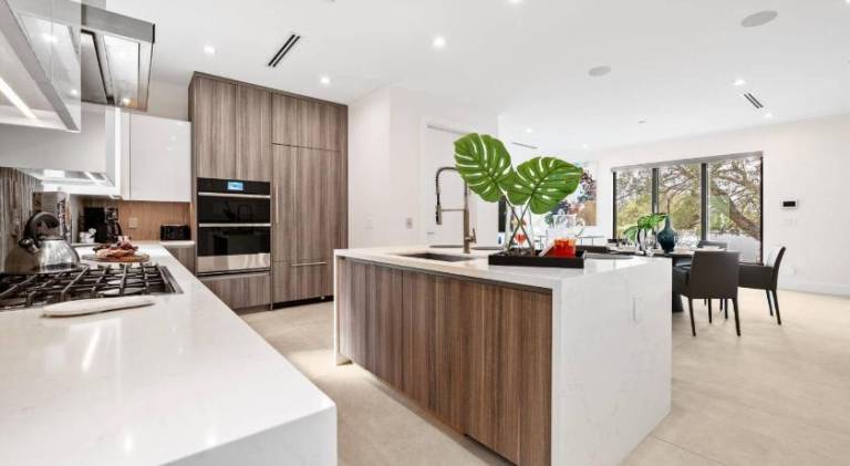 Vacation home with pool | Near Las Olas Boulevard — photo 4