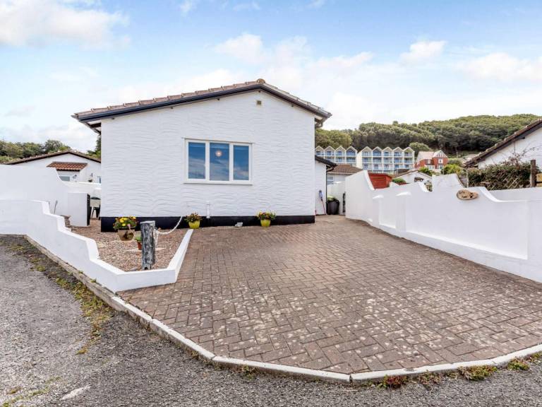 House with yard | Water view | Pets allowed in Bideford
