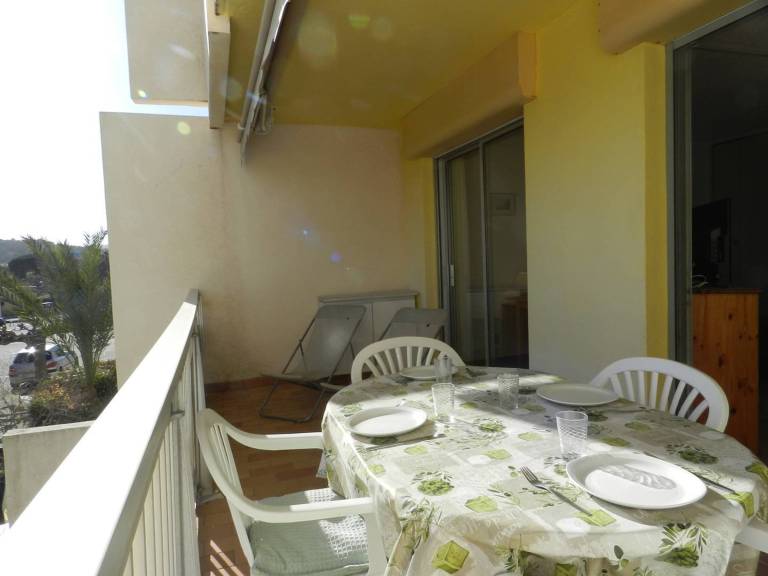 Apartment with 1 room for 4 persons in Le Lavandou