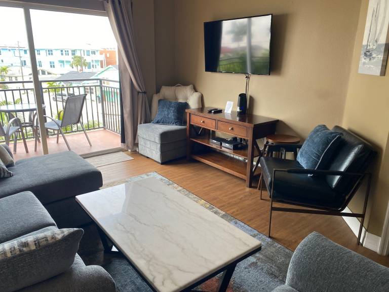 Madeira Bay Resort 315 – Pet-Friendly Two-Bedroom Comfort Near the Beach — photo 3