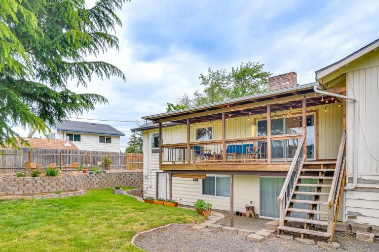 6 Mi to Downtown Vancouver Peaceful Home w Deck