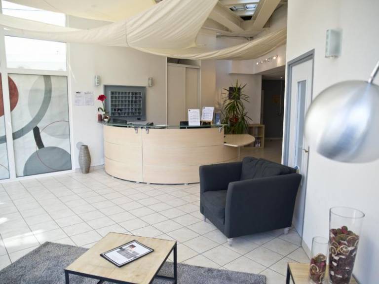 Nice serviced apartment with terrace | Pets are welcome — photo 4