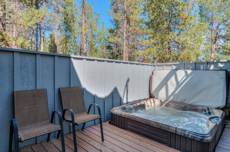 Family-oriented house with fast internet, barbeque & jacuzzi | Mountain view | Pets allowed — photo 4