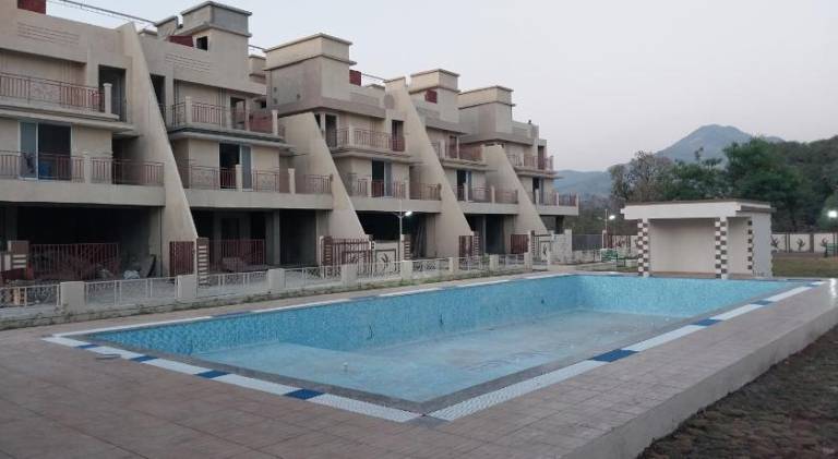 Villa with garden, pool & patio — photo 3