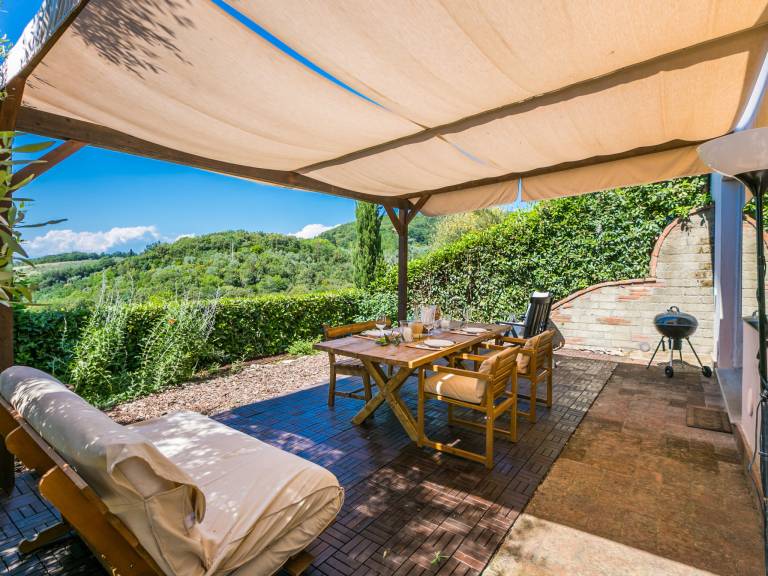 Vacation home with terrace & yard | Nature view — photo 3