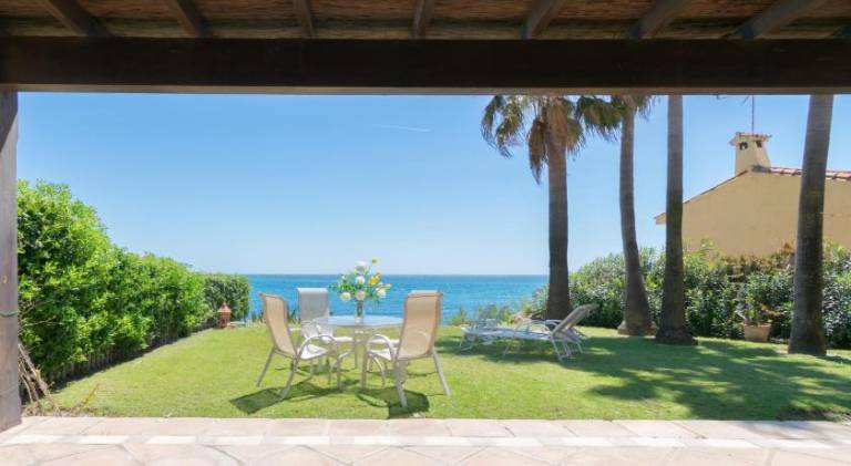 House with pool in Estepona