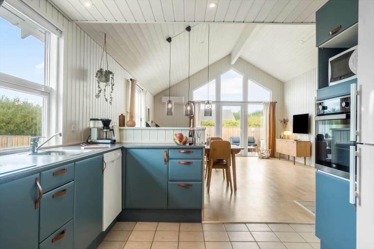 Fully equipped big vacation home with patio, sauna & BBQ | Pets are welcome — photo 4