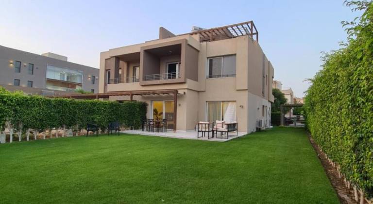 340 m&sup2; Villa