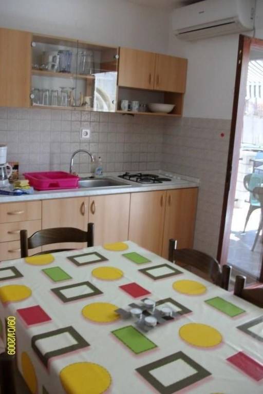 Apartment with terrace, barbeque & garden — photo 5