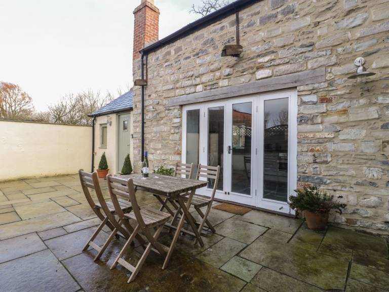 Cottage  Bason Bridge