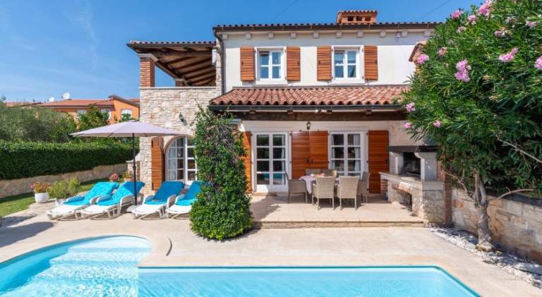Villa with pool in Tar-Vabriga