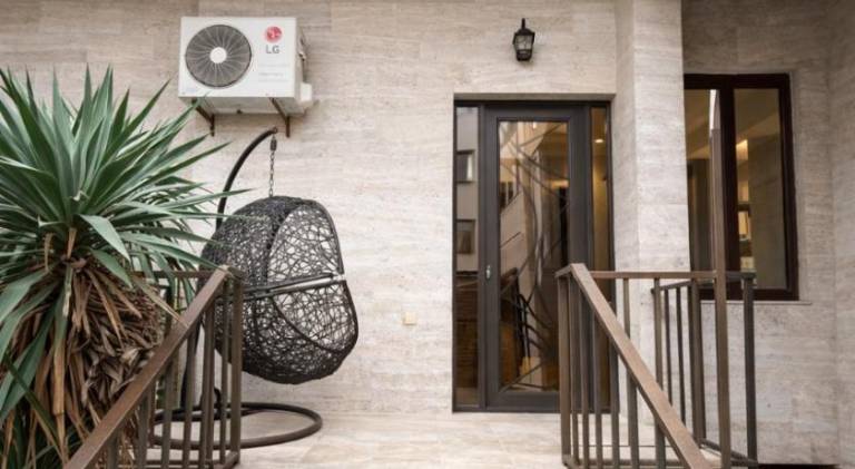 Urban nest old Tbilisi hotel — photo 4