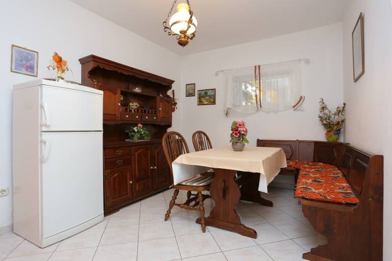Four-bedroom apartment with terrace and sea view Nemira (Omiš) (A-4652-a) — photo 2