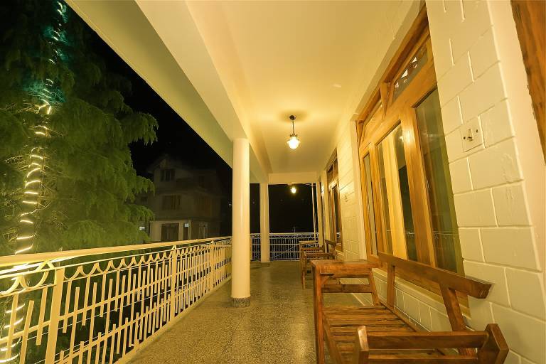 Beholden Stay & Cafe-Mountain View Boutique Stay in Old Manali — photo 5