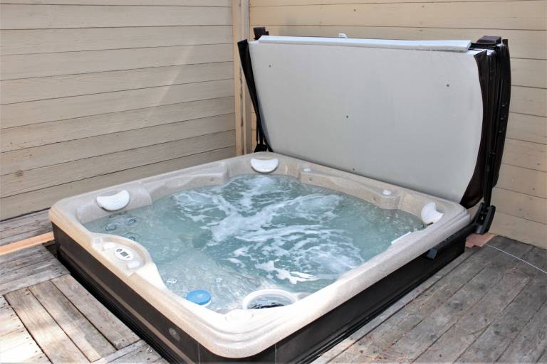 Family-oriented nice condo with hot tub & pool | Pets allowed — photo 5