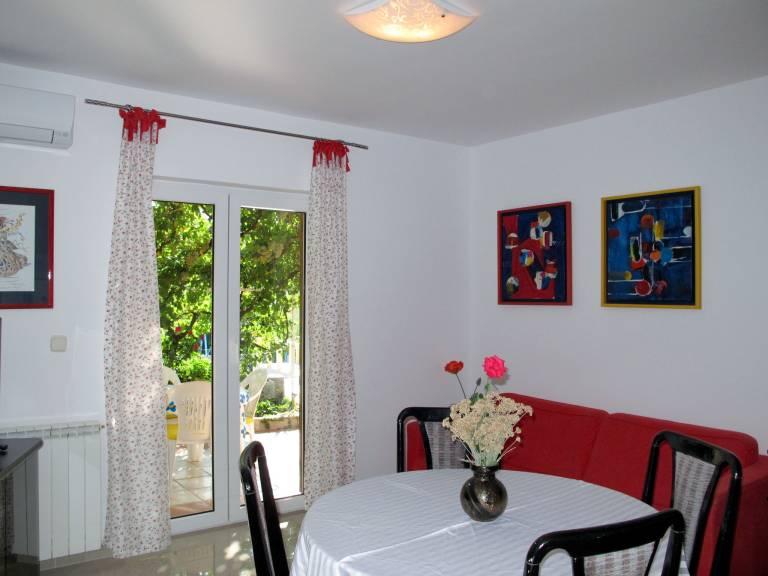 Beautiful holiday apartment with private pool, grill & terrace | Pets are welcome — photo 4