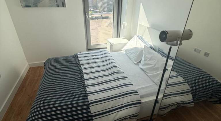 The Urban Escape in Media City - A private room and bathroom in a shared apartment in Salford