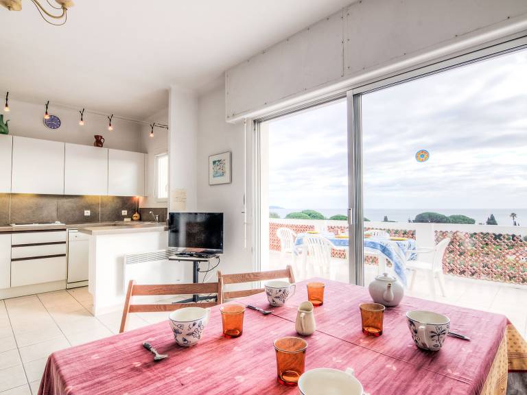 Holiday apartment with terrace | Sea view — photo 2