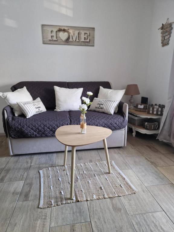 Studio 'Sanary Sur Mer, Soleil Et Douceur I' with Private Terrace, Wi-Fi and Air Conditioning — photo 2