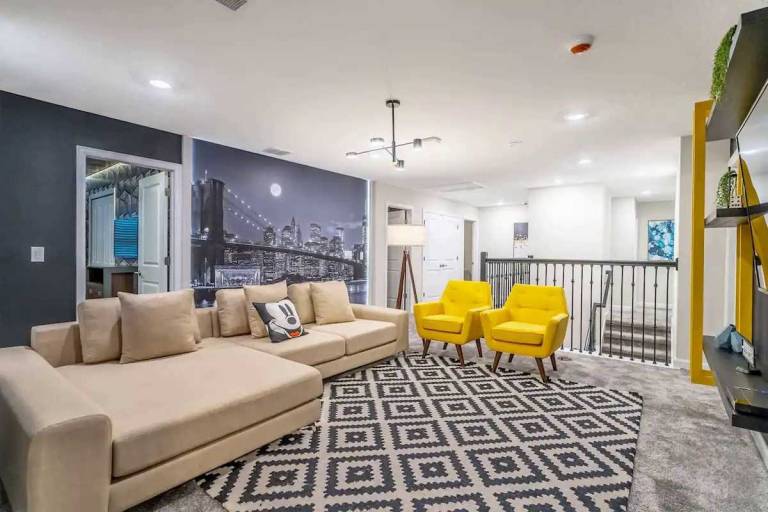 Fully equipped vacation home with pool | Pets allowed — photo 3