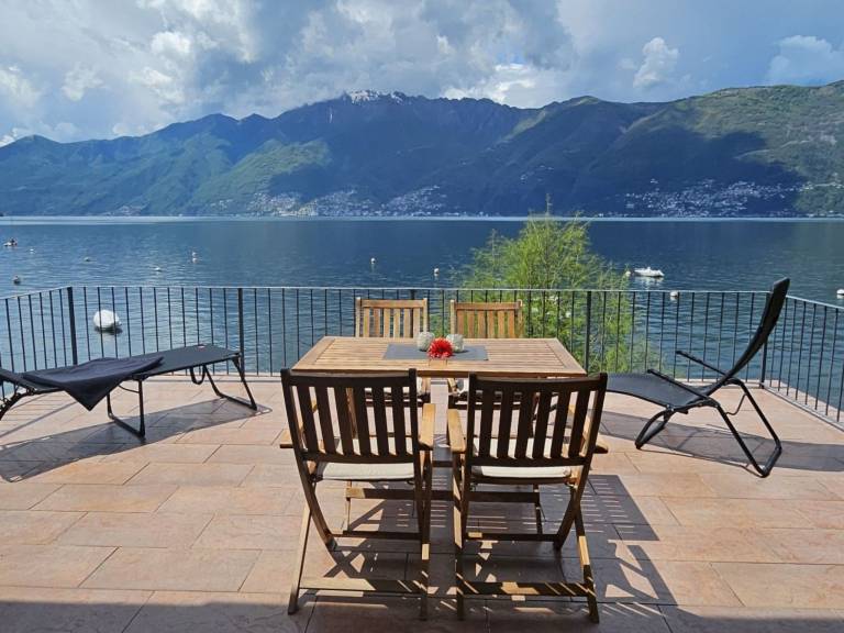 Ferienwohnung mit Hund in Gerra (Gambarogno), Schweiz für max. 4 Personen Ferienwohnung mit Hund in Gerra (Gambarogno), Schweiz für max. 4 Personen