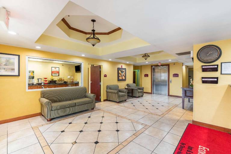 Econo Lodge Inn & Suites Pritchard Road North Little Rock — photo 2