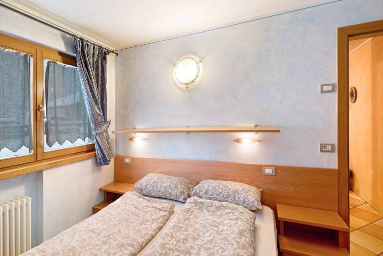 Holiday apartment with fast internet, garden & barbecue | Garden view — photo 2