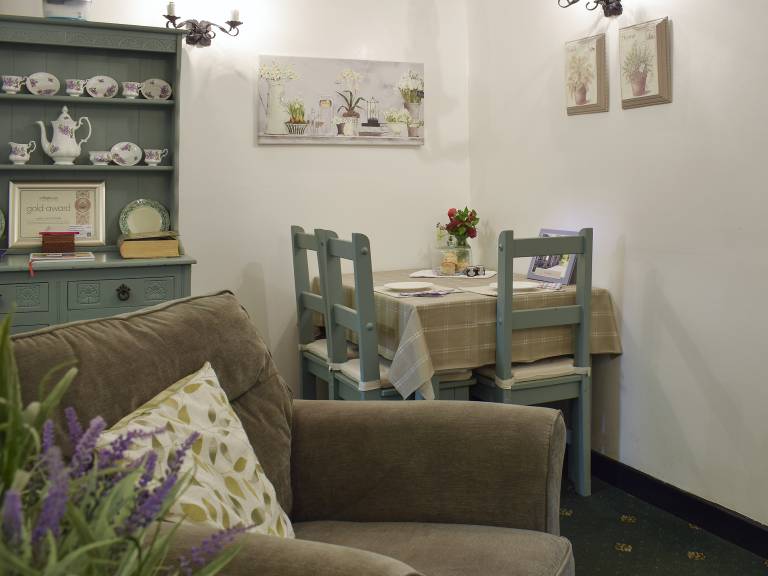 Cottage with BBQ & garden | Water view — photo 3
